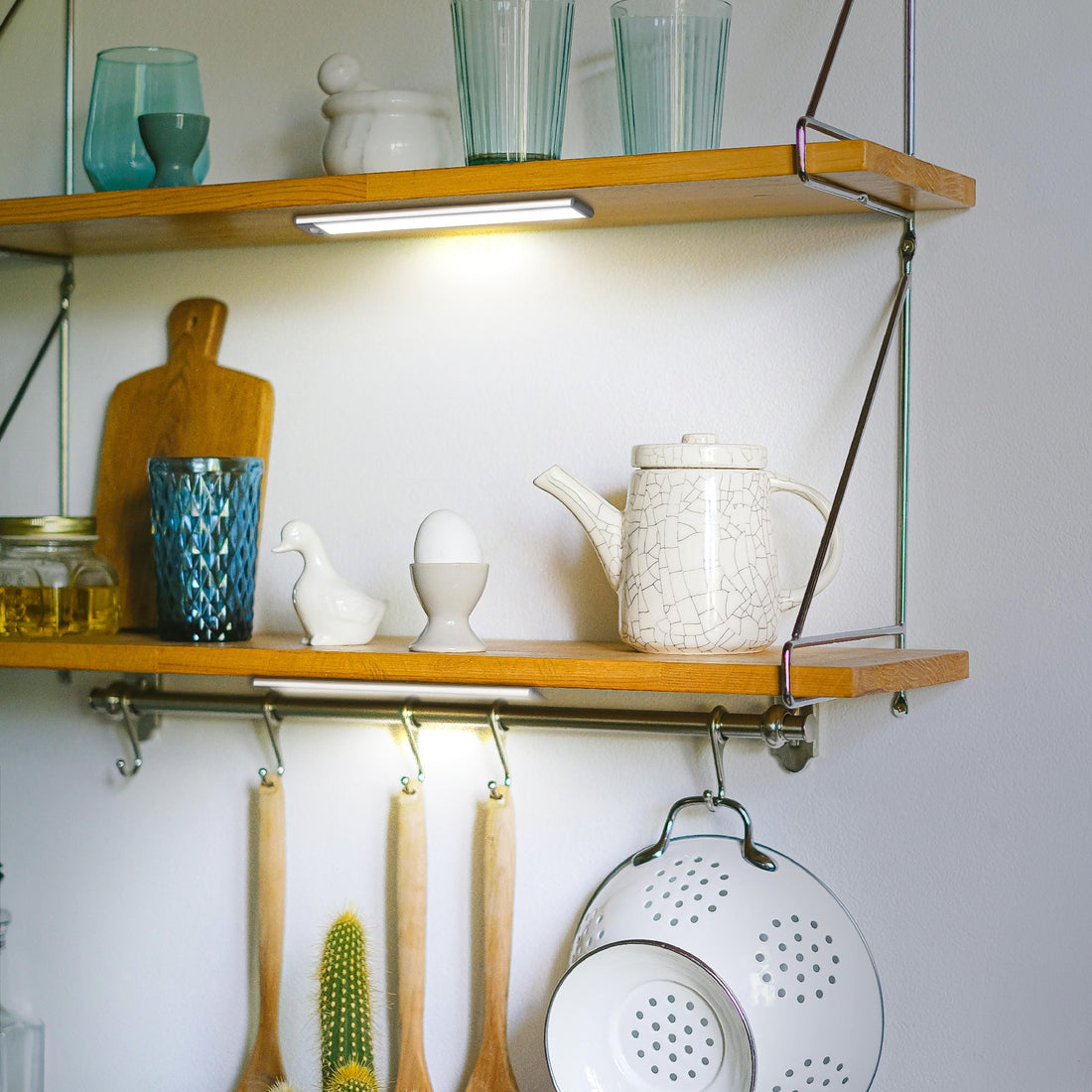 rechargeable under cabinet lights