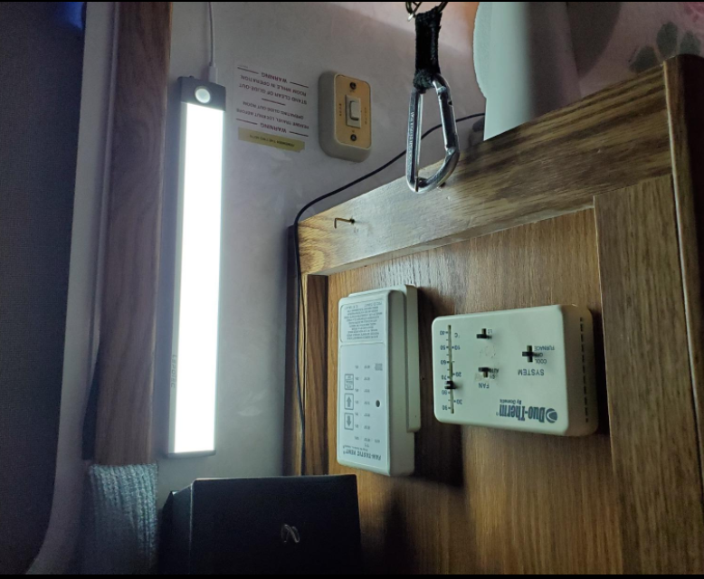 battery operated motion sensor light