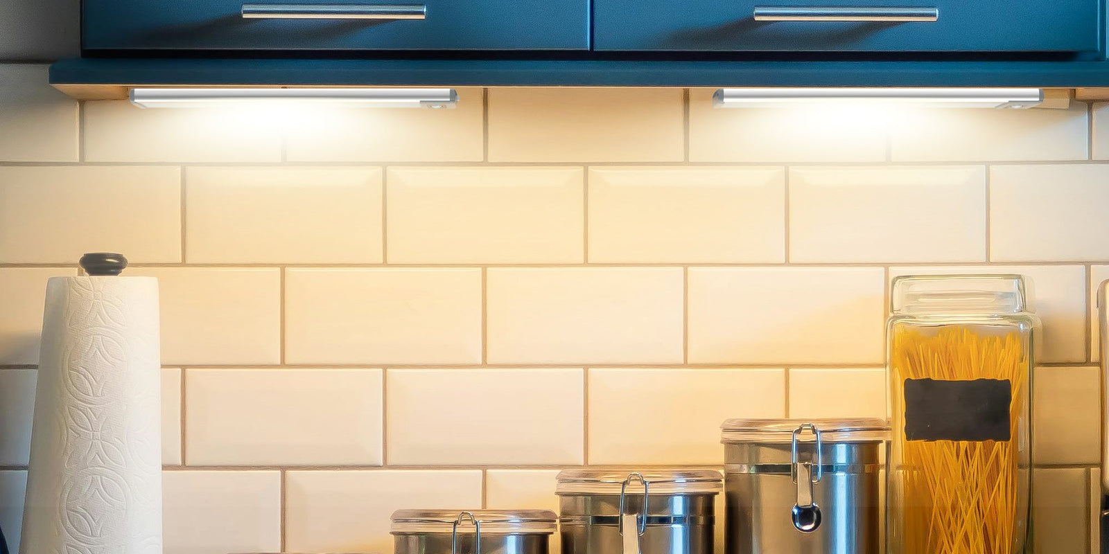 under cabinet kitchen lighting